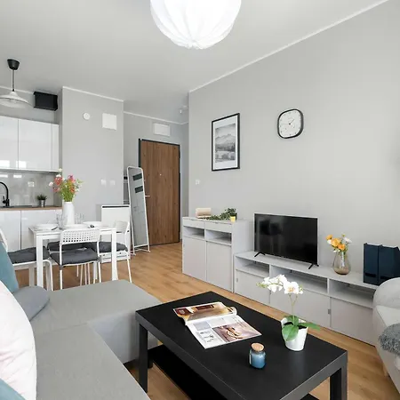 Bright In With Parking, Balcony And Desk By Renters Poznań