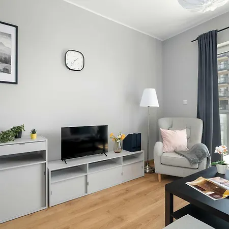Bright In With Parking, Balcony And Desk By Renters *