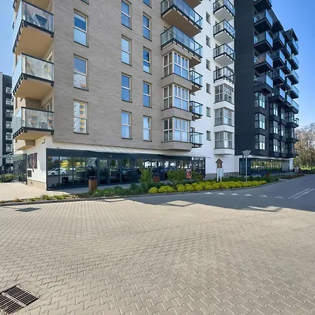 公寓 Bright In With Parking, Balcony And Desk By Renters *